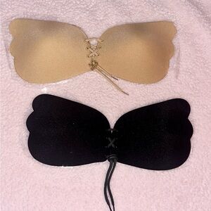 3/$15 Strapless sticky bras🌺